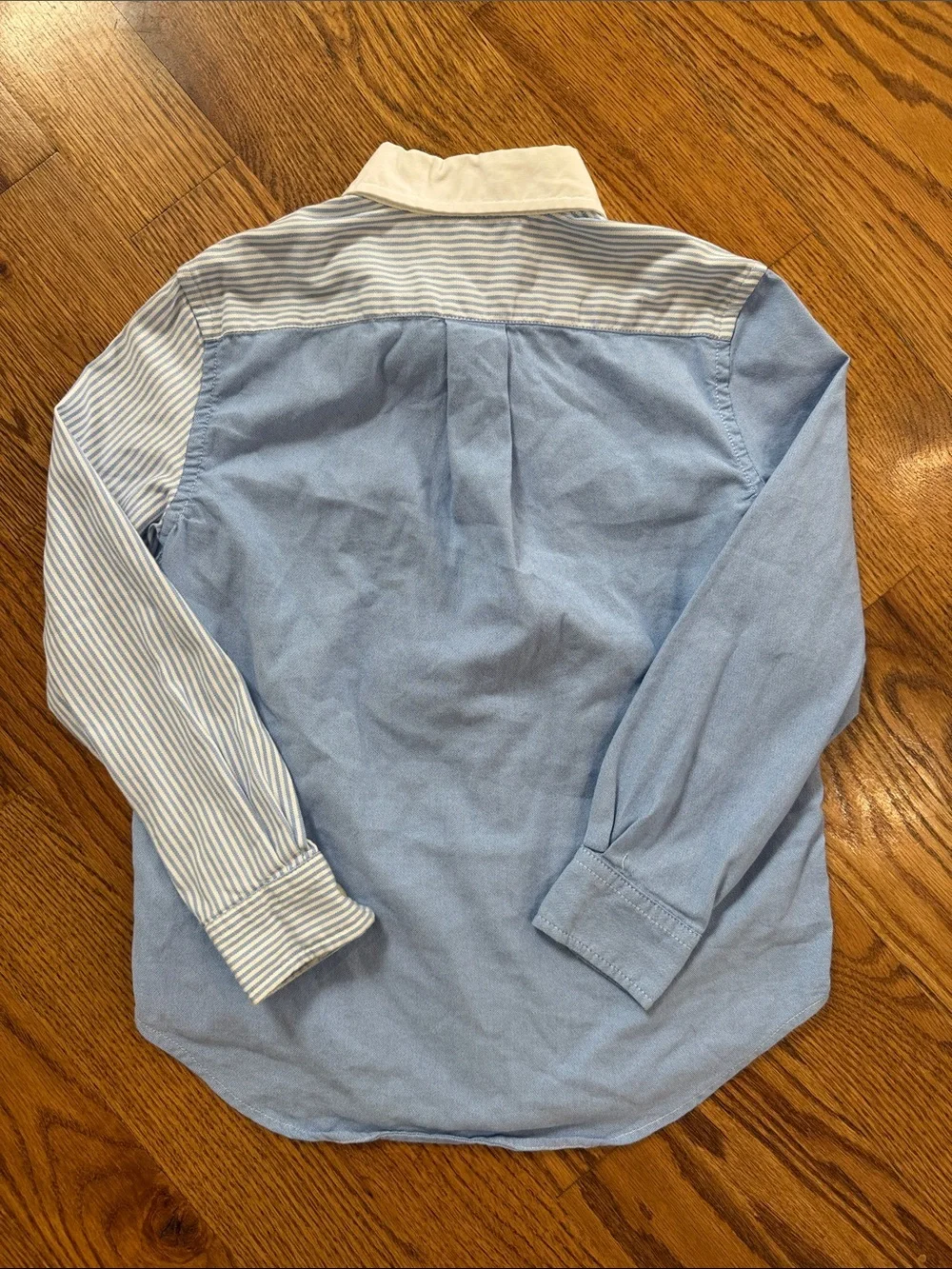 Boy’s Ralph Lauren Button Up Shirt. Size Small 8. Like New Condition.
